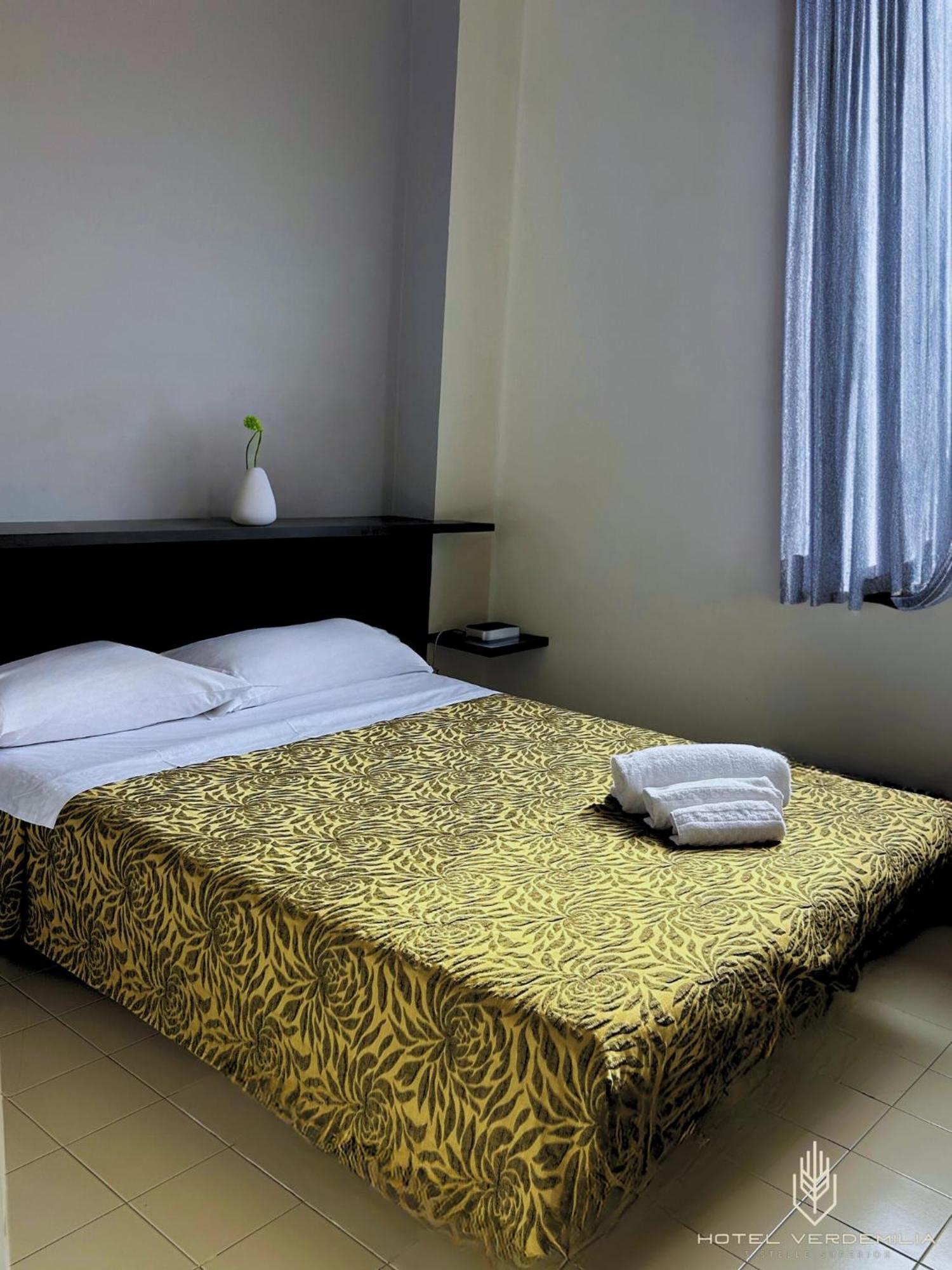 Verdemilia Hotel Анцола-делл'Емілія Екстер'єр фото